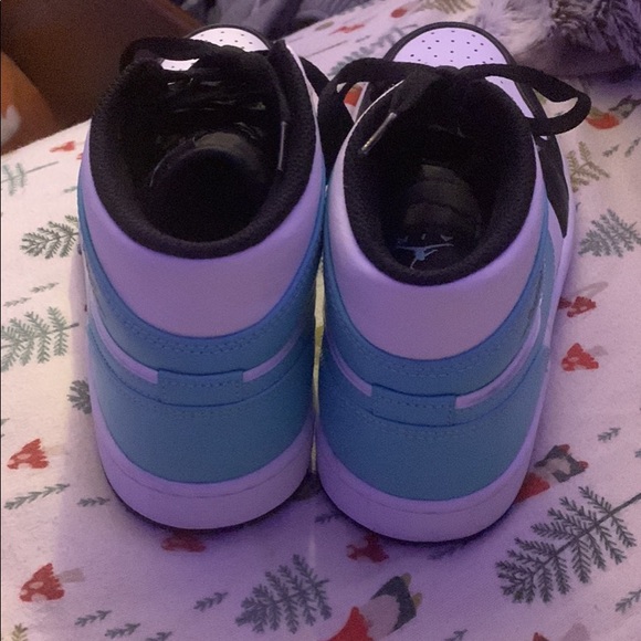 Mid Tropical Twist Jordans Size 7.5 - Picture 3 of 6